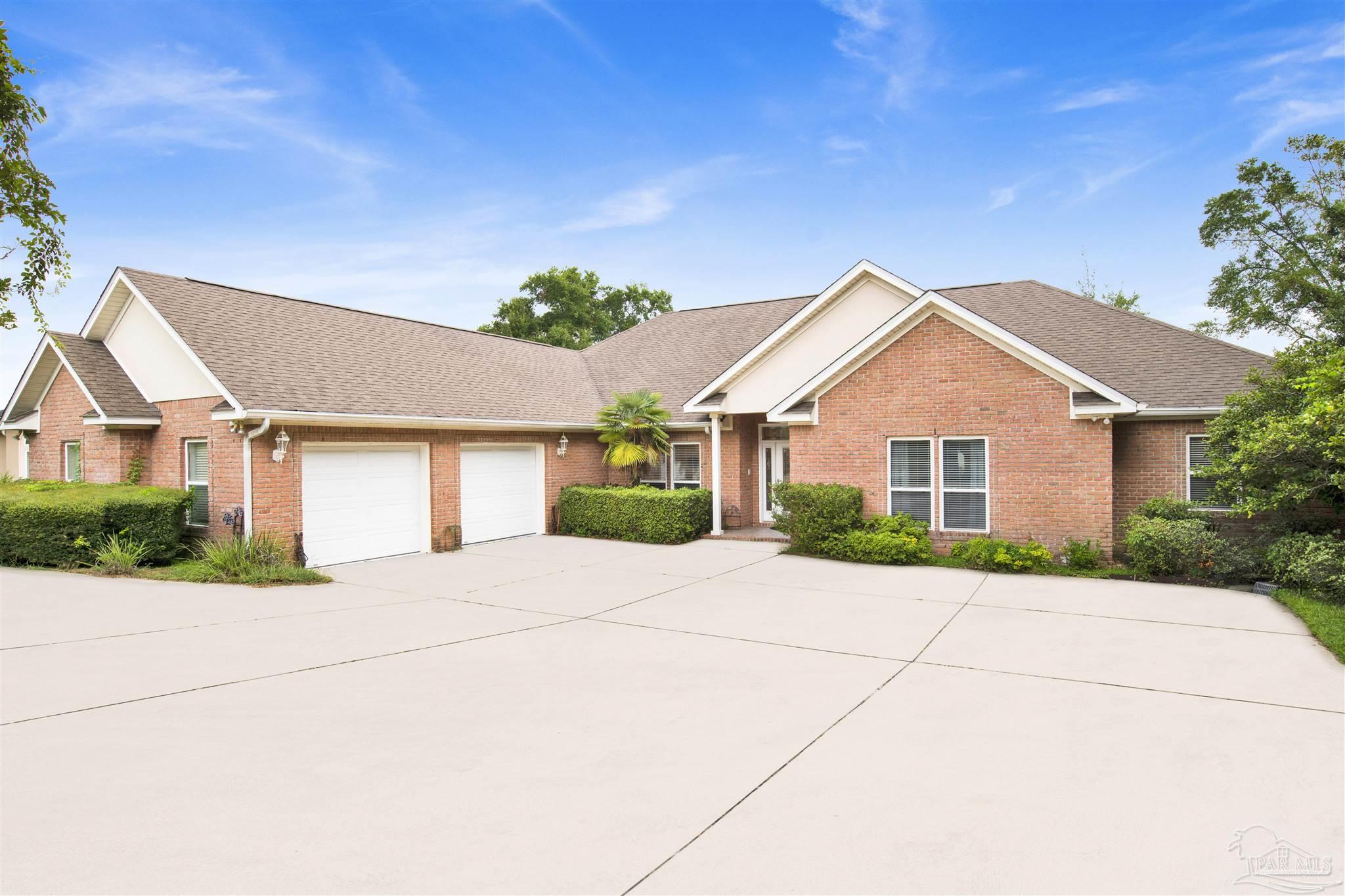 Pelican Ln, Pensacola, FL 32514