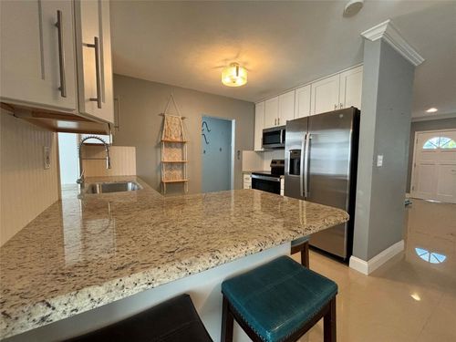 3811 Ne 18th Ave, Pompano Beach, FL, 33064-6640 | Card Image