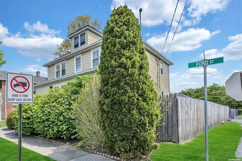 29 Ford St, Glen Cove, NY, 11542-2271 | Card Image