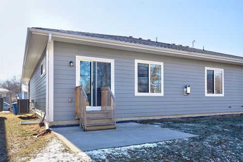 4471 Lower Beaver Road, Des Moines, IA, 50310 | Card Image