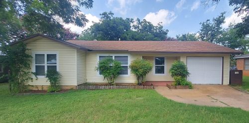 722 N West St, Burnet, TX, 78611-1730 | Card Image