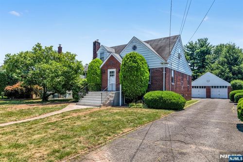 124 Franklin St, Elmwood Park, NJ, 07407-2736 | Card Image