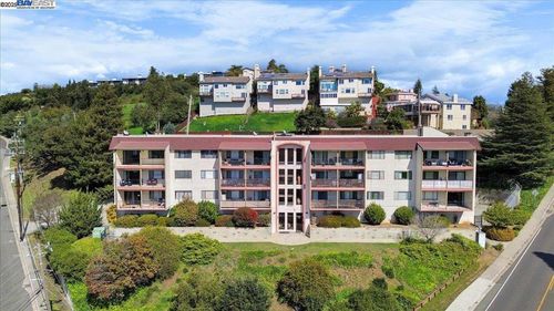 apt-101-2500 Miramar Ave, Castro Valley, CA, 94546-2833 | Card Image