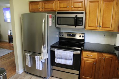apt-1-66 Long Meadow Hill Rd, Brookfield, CT, 06804-1355 | Card Image
