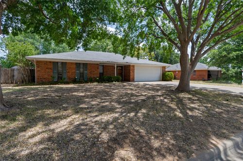 1509 Raborn Dr, Bowie, TX, 76230-3319 | Card Image