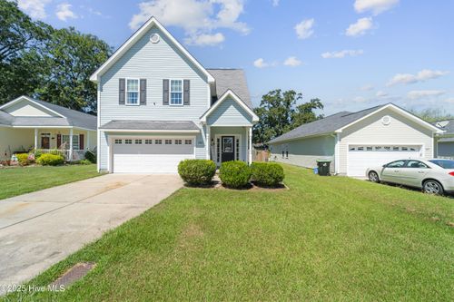 105 Trenton St, Richlands, NC, 28574-8290 | Card Image