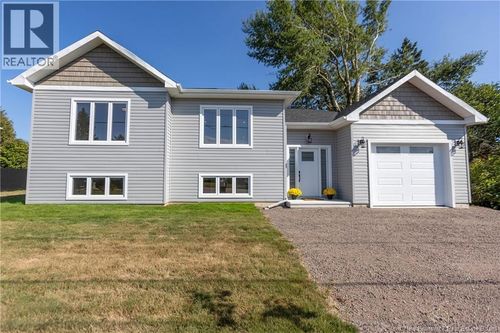 144 Queens Rd, Sackville, NB, E4L | Card Image