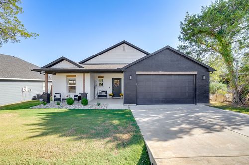 2217 Forest Hill Ln, Granbury, TX, 76048-6489 | Card Image