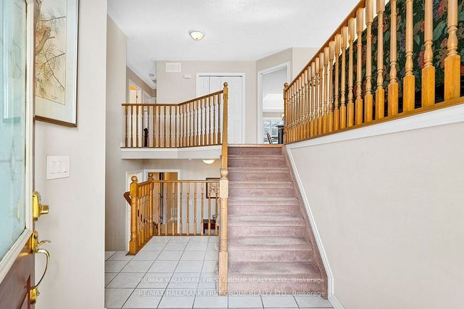 1047 Interlake Dr, House other with 5 bedrooms, 3 bathrooms and 4 parking in Oshawa ON | Image 4