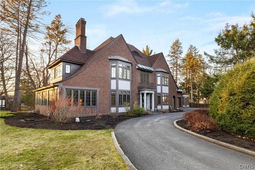 1113 Parkway E, Utica, NY, 13501-5523 | Card Image