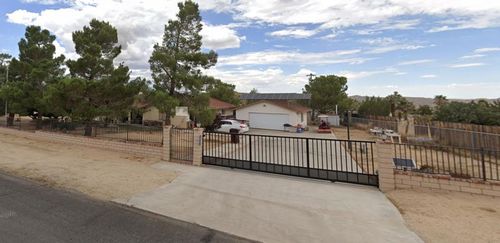 58206 Juarez Dr, Yucca Valley, CA, 92284-6319 | Card Image