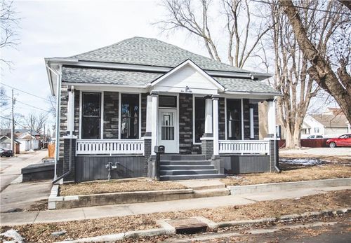 1016 N 11th St, Saint Joseph, MO, 64501-1404 | Card Image