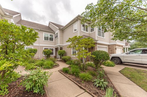 628 Riverstone Ln, Chelsea, MI, 48118-1470 | Card Image