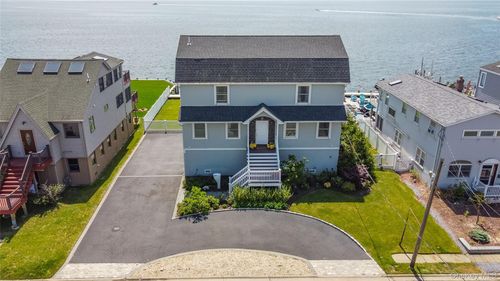 30 Milton Rd, Babylon, NY, 11702-4107 | Card Image