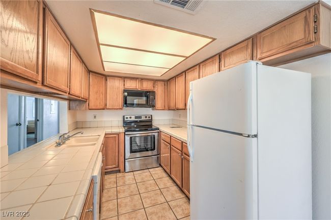 UNIT-202 - 5068 Jeffreys St, Condo with 2 bedrooms, 2 bathrooms and null parking in Las Vegas NV | Image 16