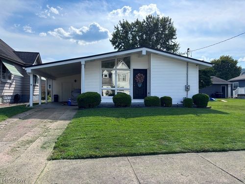 813 2nd Ave, New Cumberland, WV, 26047-9577 | Card Image