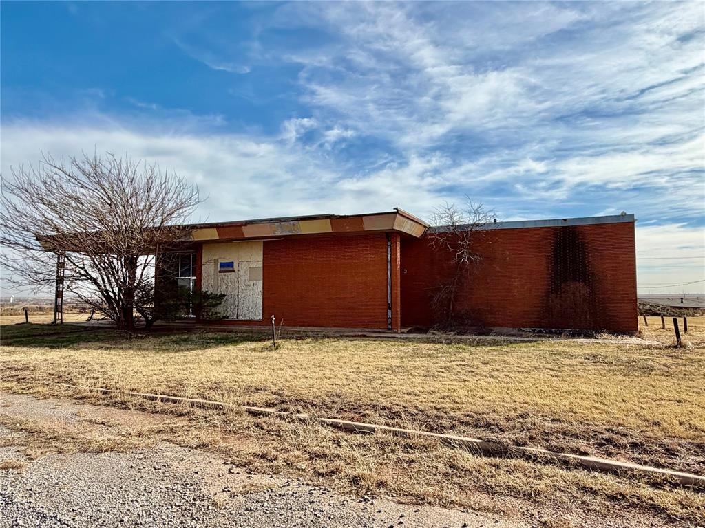 Commercial Sale in Cordell 2