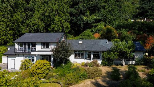 806 Hummingbird Lane, Bowen Island, BC, V0N1G1 | Card Image