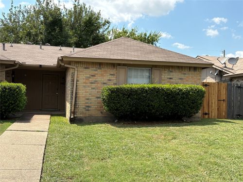 1463 N Bluegrove Rd, Lancaster, TX, 75134-2937 | Card Image
