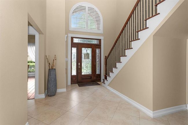 9311 Windrush Dr, House other with 4 bedrooms, 4 bathrooms and 2 parking in Spring TX | Image 4