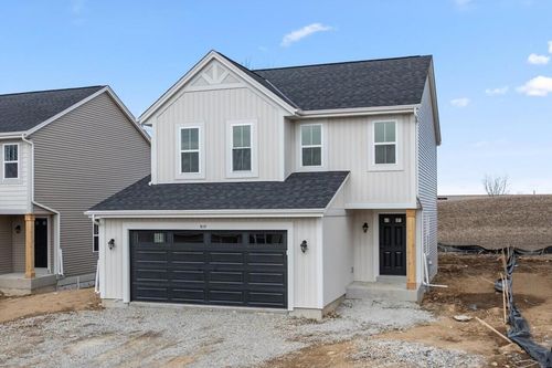 617 Belmont Dr, Watertown, WI, 53094-7729 | Card Image