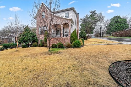 402 W Prospect Street, Fayetteville, AR, 72701 | Card Image