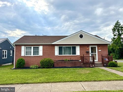 714 10th St, Selinsgrove, PA, 17870-1714 | Card Image