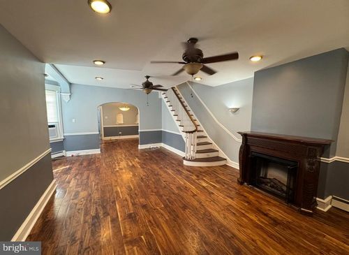 422 E Cheltenham Ave, PHILADELPHIA, PA, 19120-1605 | Card Image