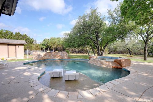 101 La Rosa Dr, Blanco, TX, 78606-5822 | Card Image