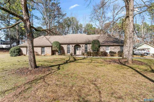 325 Bluff Dr Ne, Hartselle, AL, 35640-4354 | Card Image