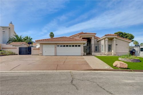 631 Robin Ln, Henderson, NV, 89015-7410 | Card Image