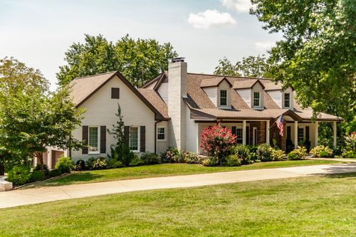 1048 Hillview Dr, Hendersonville, TN, 37075-8526 | Card Image