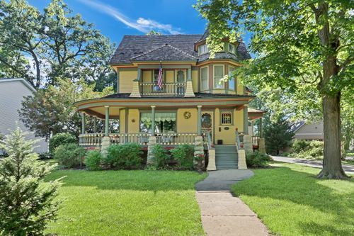 112 S Lake Street, Grayslake, IL, 60030 | Card Image