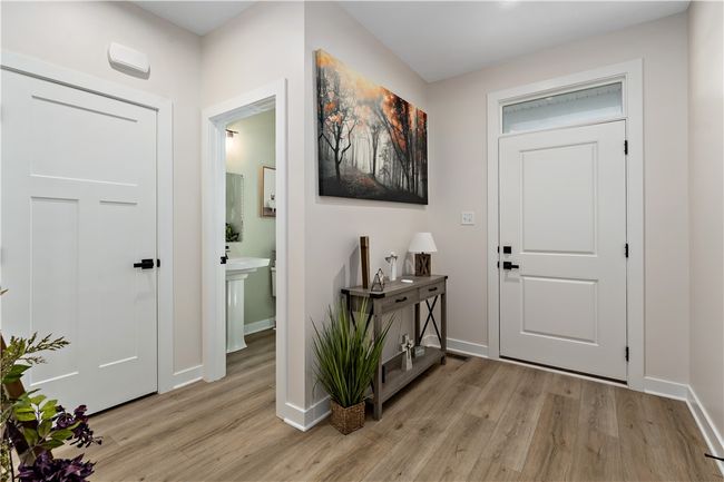 472 Sarjean Way, House other with 4 bedrooms, 3 bathrooms and 2 parking in Zelienople PA | Image 4