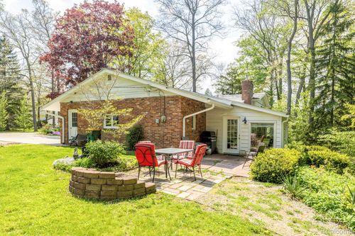 3560 North Rd, Clyde, MI, 48049-3915 | Card Image