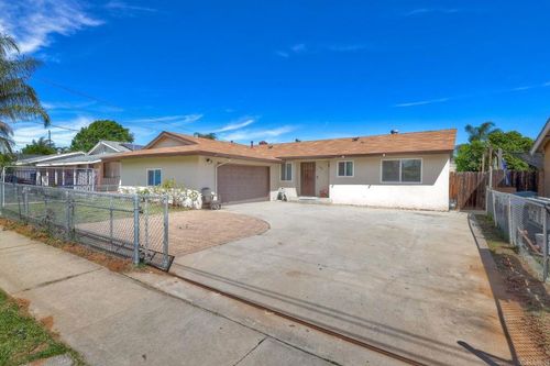 924 Daisy St, Escondido, CA, 92027-1769 | Card Image