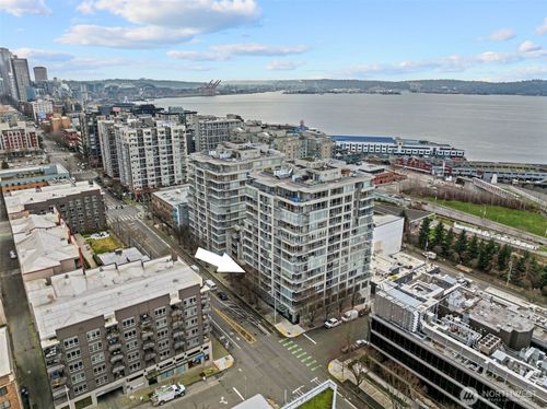 apt-205-2929 1st Ave, Seattle, WA, 98121-3019 | Card Image