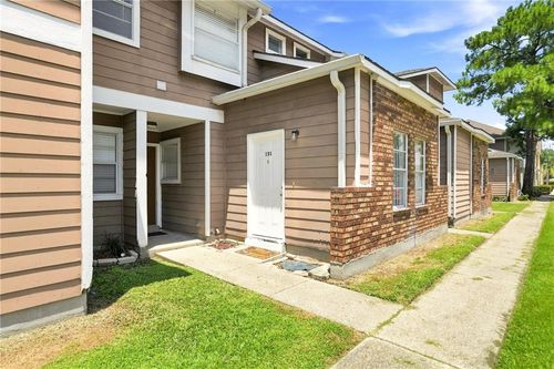 131-2425 Oxford Pl, Gretna, LA, 70056-3053 | Card Image