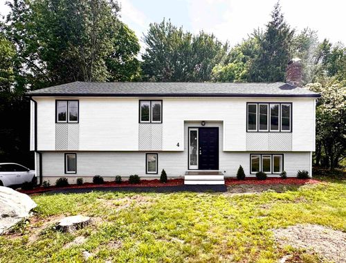 4 Old Coach Rd, Nashua, NH, 03062-1626 | Card Image