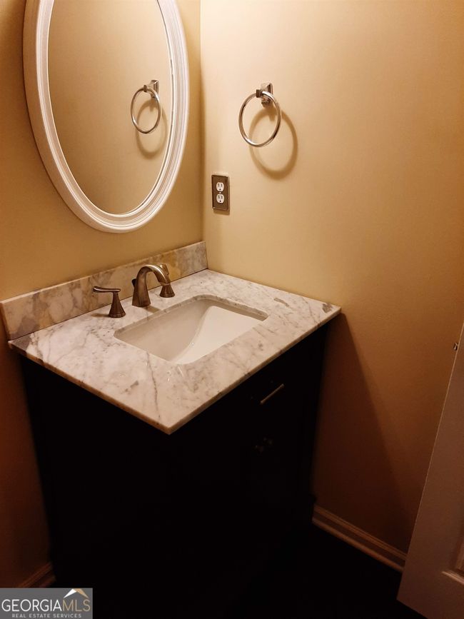 272 Commons Dr, Townhouse with 3 bedrooms, 3 bathrooms and null parking in Jonesboro GA | Image 5