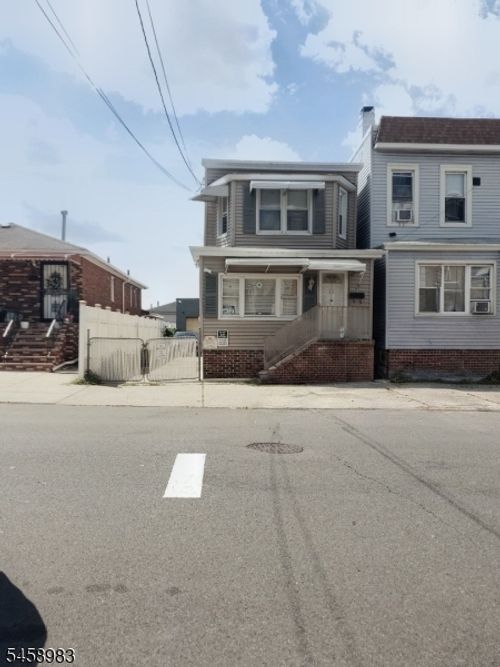 105 Mcadoo Ave, Jersey City, NJ, 07305-2016 | Card Image