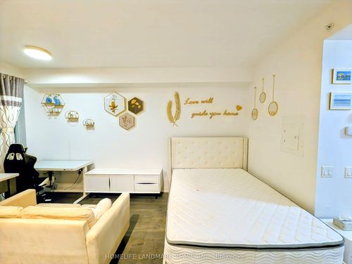 1502-38 Iannuzzi St, Toronto, ON, M5V0S2 | Card Image