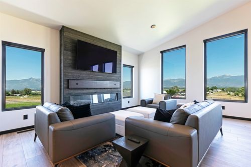 770 Coyote Creek Dr, Corvallis, MT, 59828-8508 | Card Image