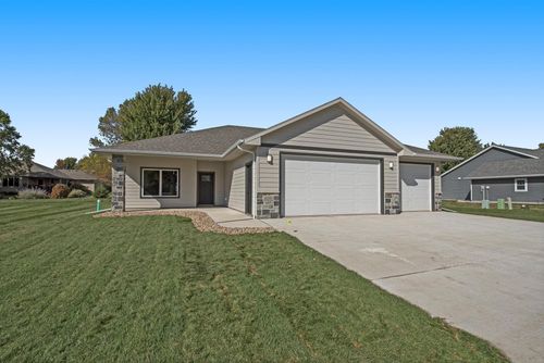 606 Britz Dr, Luverne, MN, 56156-1061 | Card Image