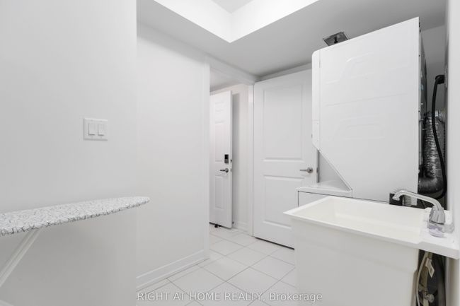 1557 Midland Ave, House attached with 4 bedrooms, 4 bathrooms and 1 parking in Scarborough ON | Image 8
