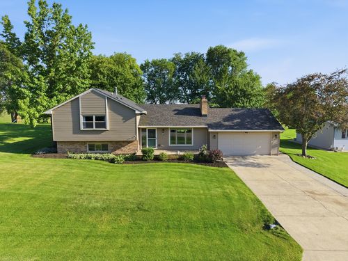 46 Lake Metonga Trl, Grant Park, IL, 60940-9778 | Card Image