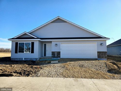 2003 Essler Dr, Saint Peter, MN, 56082-3600 | Card Image
