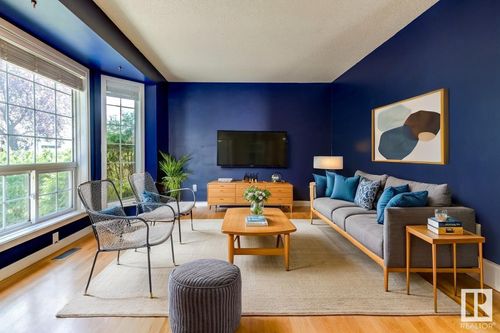 1520 80a St Nw, Edmonton, AB, T6K4E2 | Card Image