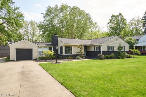 3418 Montrose Ave, Akron, OH, 44333-2414 | Card Image