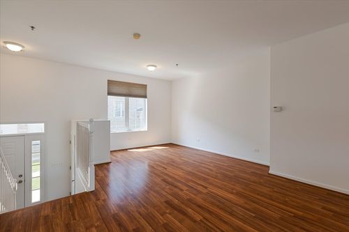 unit-d3-183 N East River Rd, Des Plaines, IL, 60016-1286 | Card Image